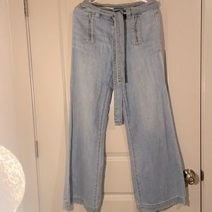 Anthropologie Pilcro light wash  high waist retro flare bell bottom jeans- 💕